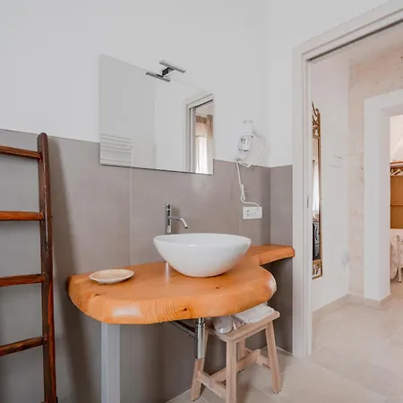 Apulian Charme Trulli And Holiday home *