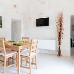 Дом отдыха Apulian Charme Trulli & *
